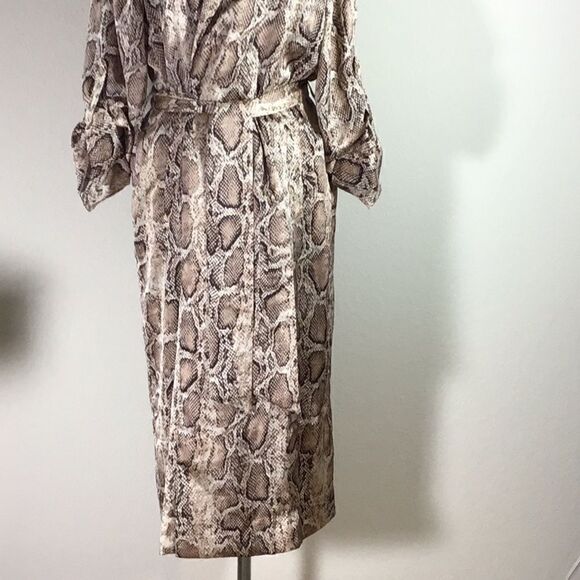 Eye Candy Robe Snakeskin Gown Collar Tab Sleeves Belted Midi V-Neck Size M - Picture 3 of 11